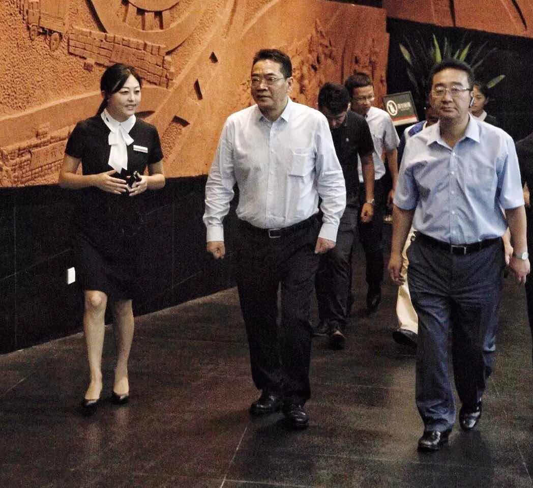 省政府严卫东副秘书长、省民政厅益西达瓦厅长莅临省防灾减灾教育馆视察指导工作